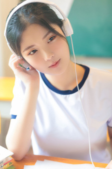 腿打开一点就可以吃到扇贝了